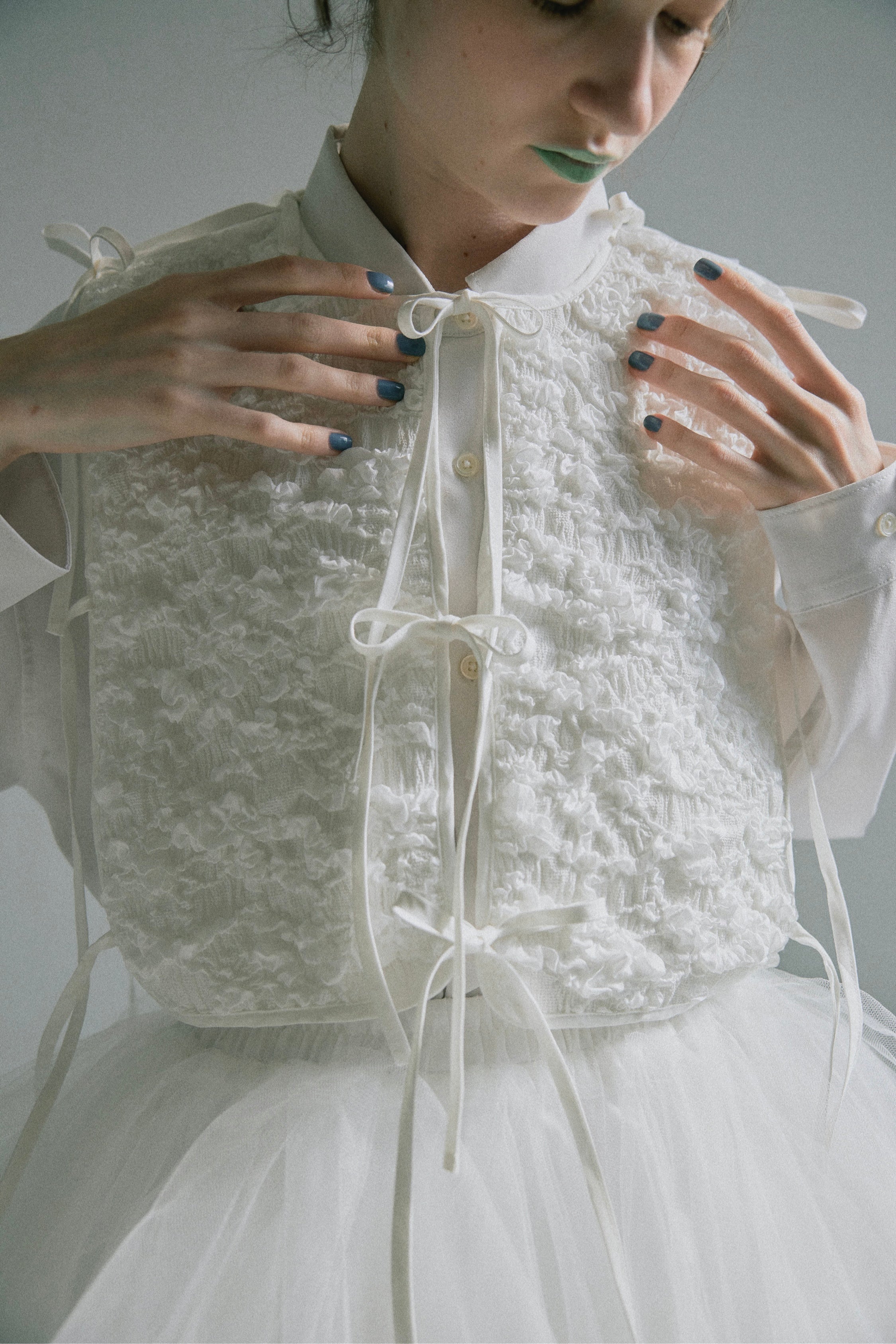 Piping Ribbon Vest - White